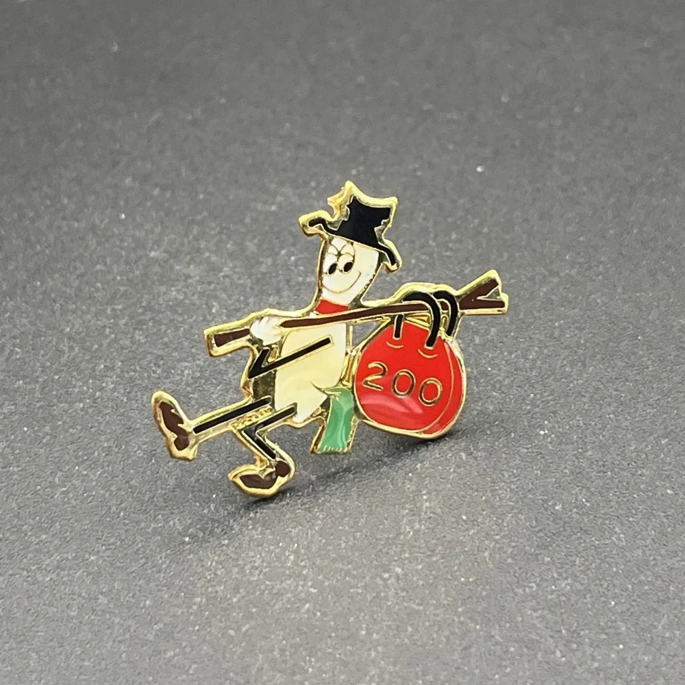 Bowling 200 Award Bowling‎ Pin In A Top Hat Lapel Hat Pin